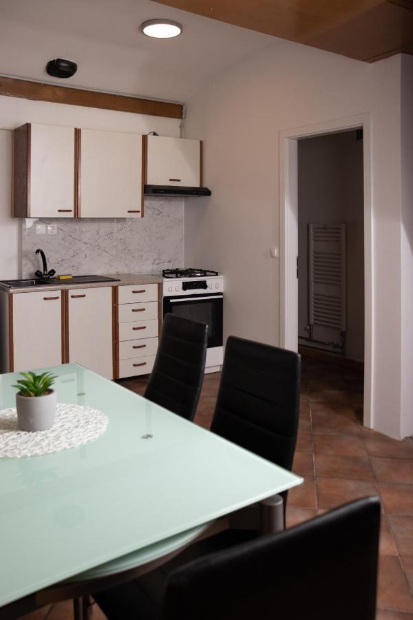 Apartma-Studio Ajdna Zirovnica Eksteriør billede